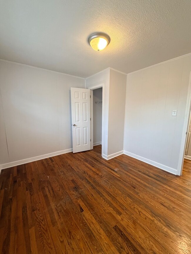 Building Photo - 1318 Lincoln Ave