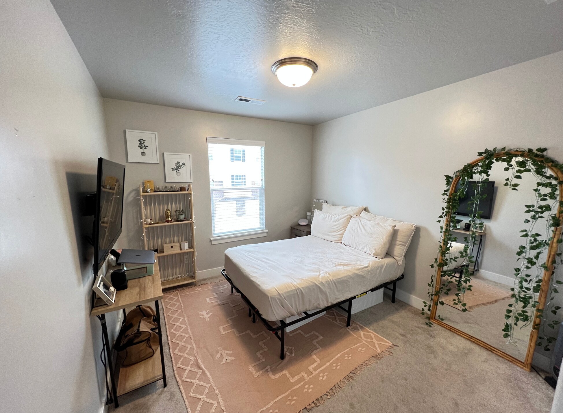 Building Photo - 5233 W Cannavale Dr