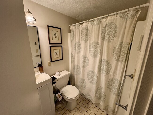 Building Photo - 26 Beacon St