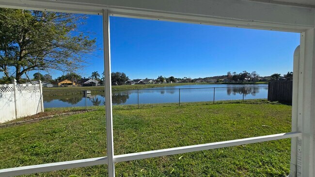 Building Photo - 2341 Palm Creek Ave