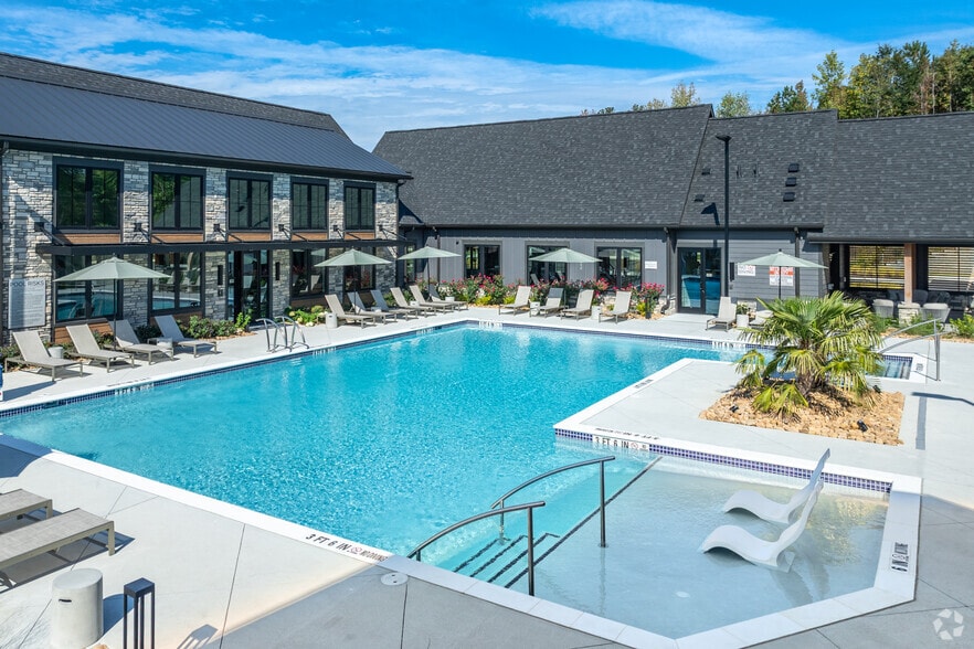 Primary Photo - The Pullman Luxury Apartments