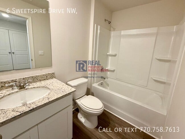 Building Photo - 6 Sweetspire Dr