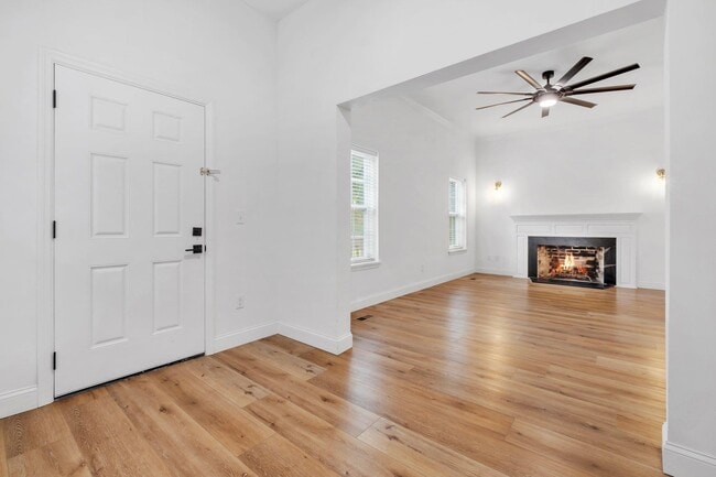 Building Photo - 2704 Nantucket Ln