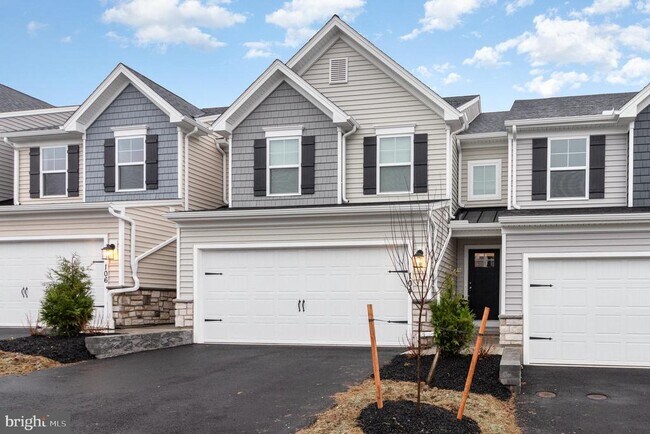 Building Photo - 104 Emma Cir