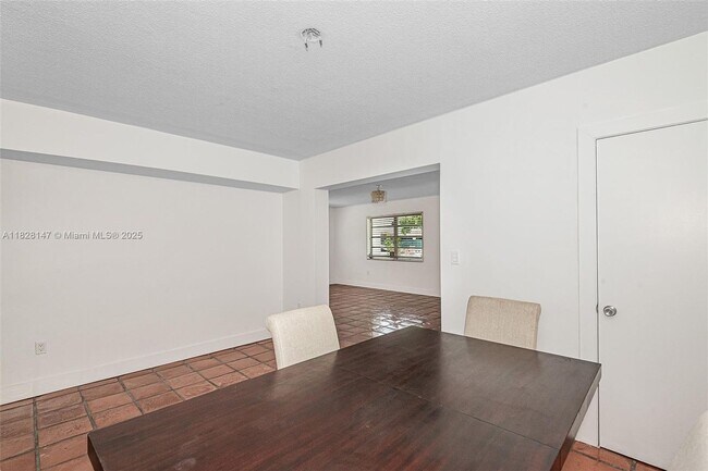 Building Photo - 309 Bird Rd