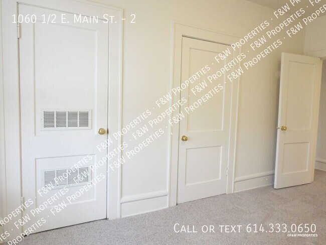 Building Photo - 1060 1/2 E. Main St.-2