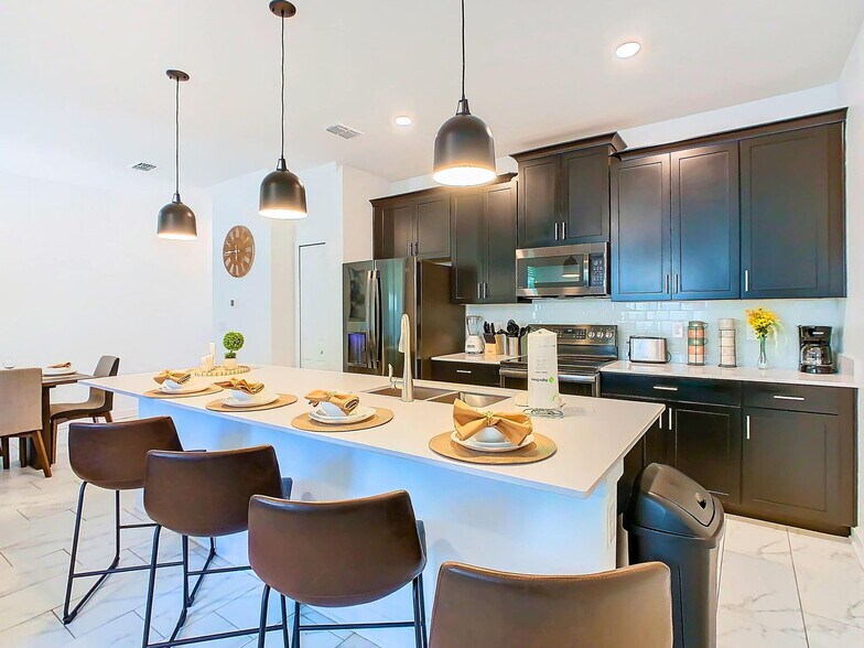 Building Photo - 996 Leader St