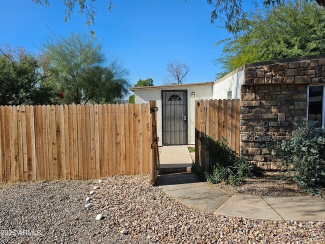 Building Photo - 18436 N 1st St