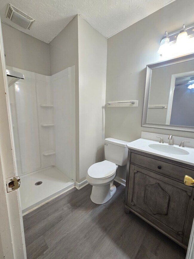Building Photo - Townhome for rent