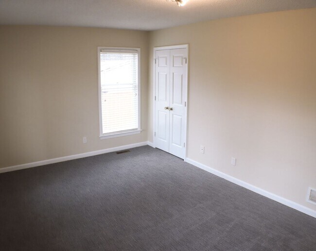 Building Photo - Lovely 5 bedroom, 2 bathroom brick home in Reidsville