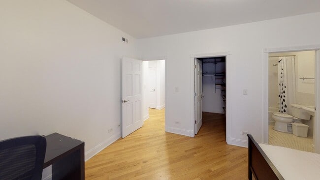 Building Photo - 5327 S Harper Ave