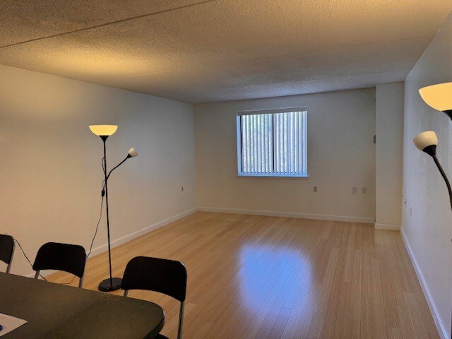 Building Photo - 30 Daniels St