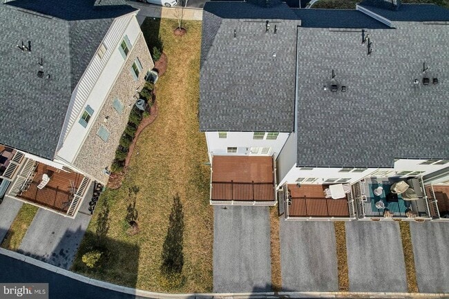 Building Photo - 5831 Pecking Stone St