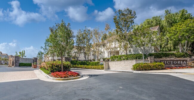 Building Photo - 1 Quebec