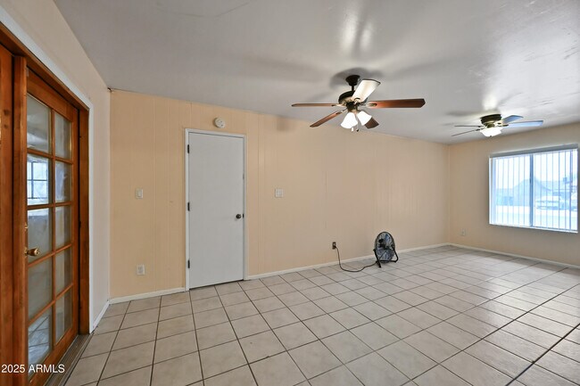 Building Photo - 8444 W Montecito Ave