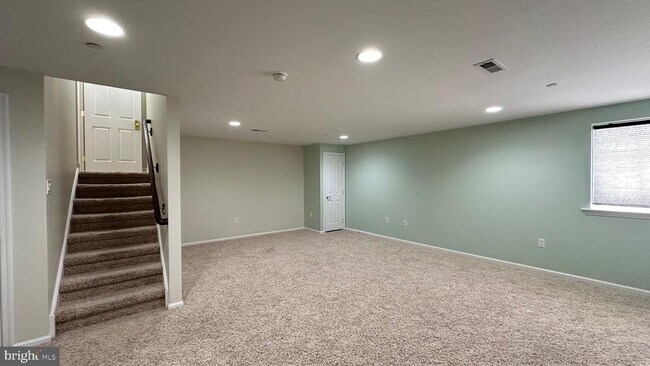 Building Photo - 938 Dutch Dr