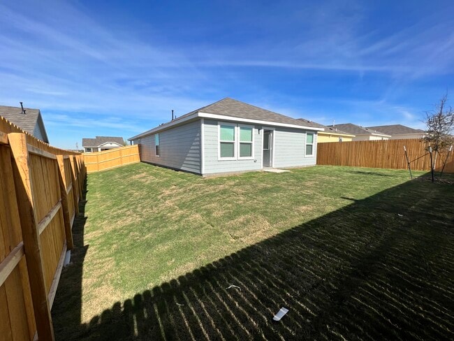 Building Photo - 2649 Kingsman Dr