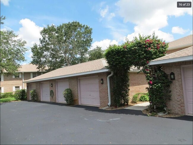 Building Photo - 6750 Lone Oak Blvd