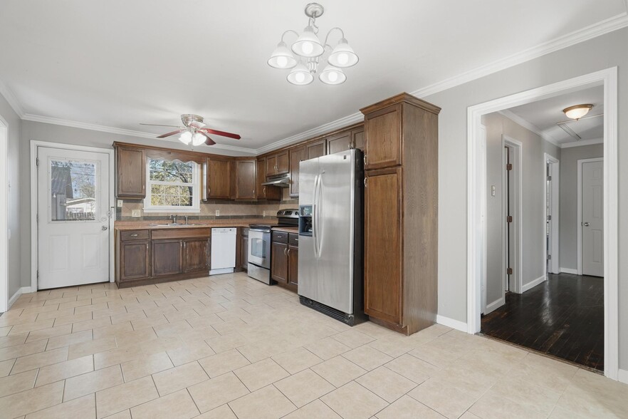 Building Photo - 2618 S 22nd St