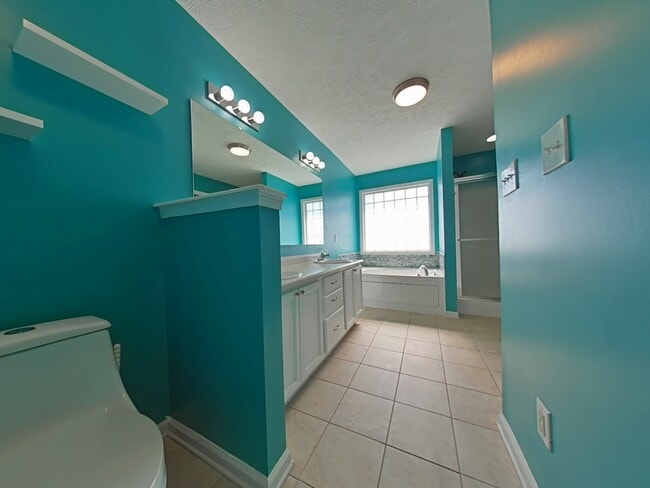 Building Photo - 5841 Blue Sky Ln