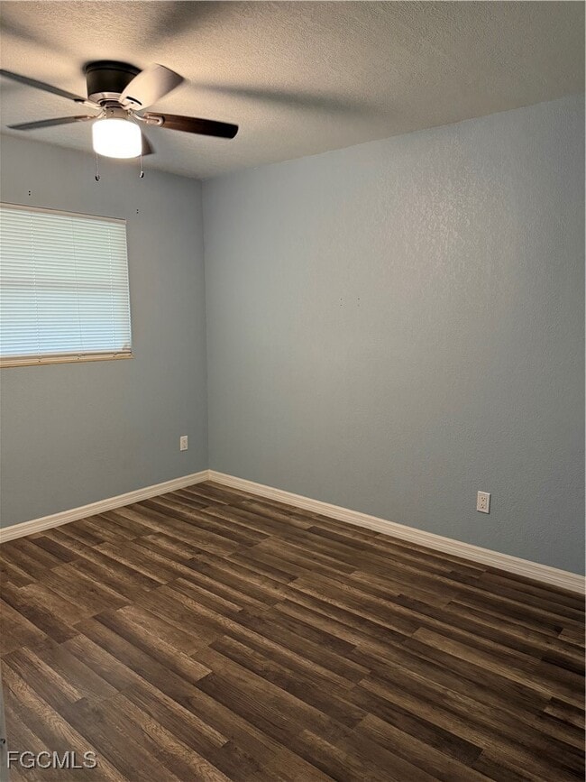 Building Photo - 1171 Laurel Dr