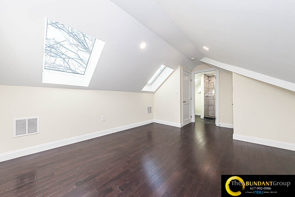 Building Photo - 48 Caldwell Rd