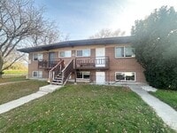 Building Photo - Ivy Circle Apartment