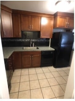 Building Photo - 355 S Elizabeth St