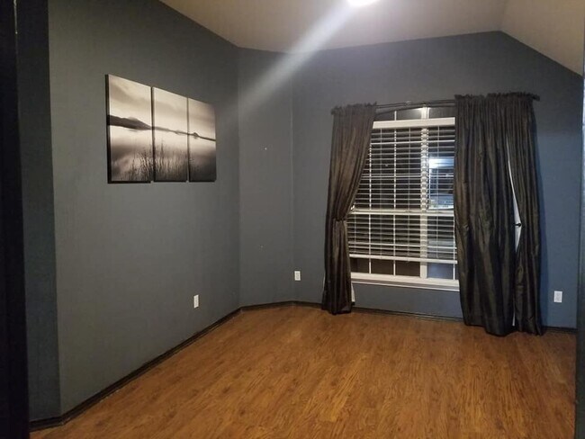 Building Photo - 5727 Woodmoss Ln