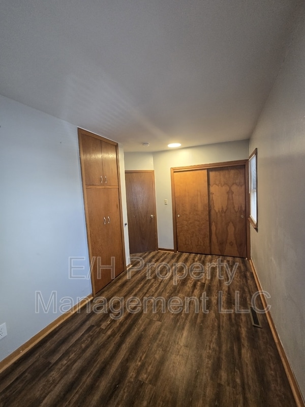 Building Photo - 526 N Martinson Ave