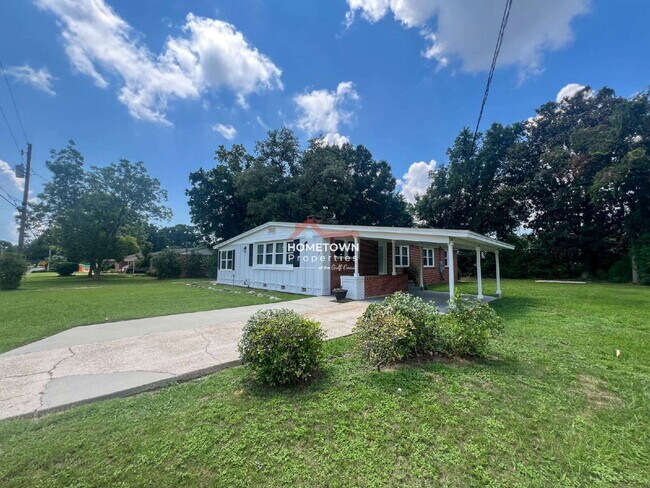 Building Photo - 1815 Hallmark Dr