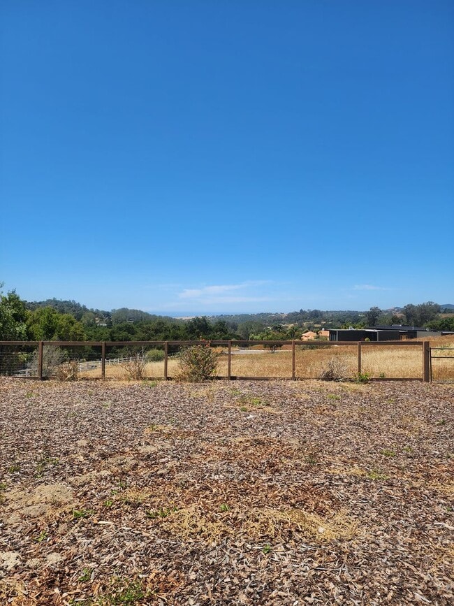Building Photo - Gorgeous Country Home with View- ALL UTILI...