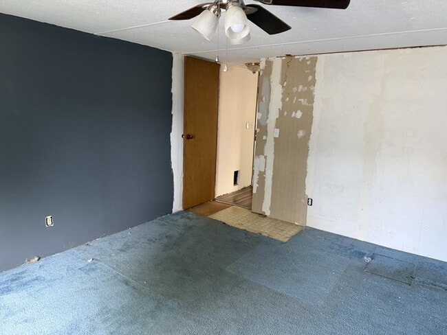 Building Photo - 329 Bahama Cir