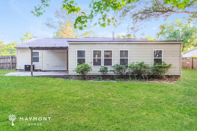 Building Photo - 102 Birchwood Dr