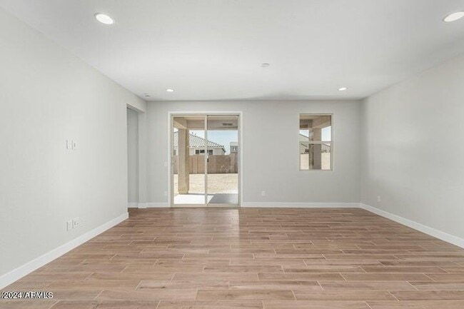 Building Photo - 17625 W Colter St