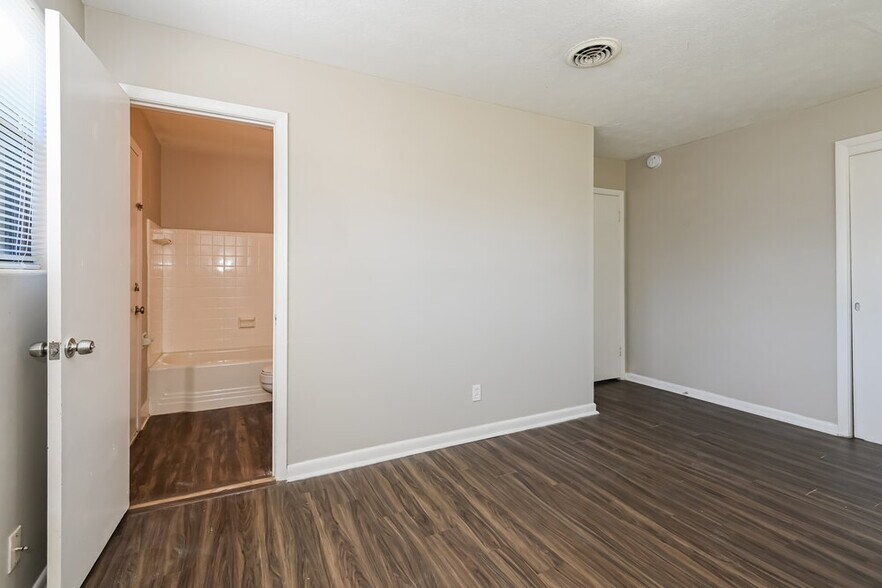 Building Photo - 3937 Rodby Dr