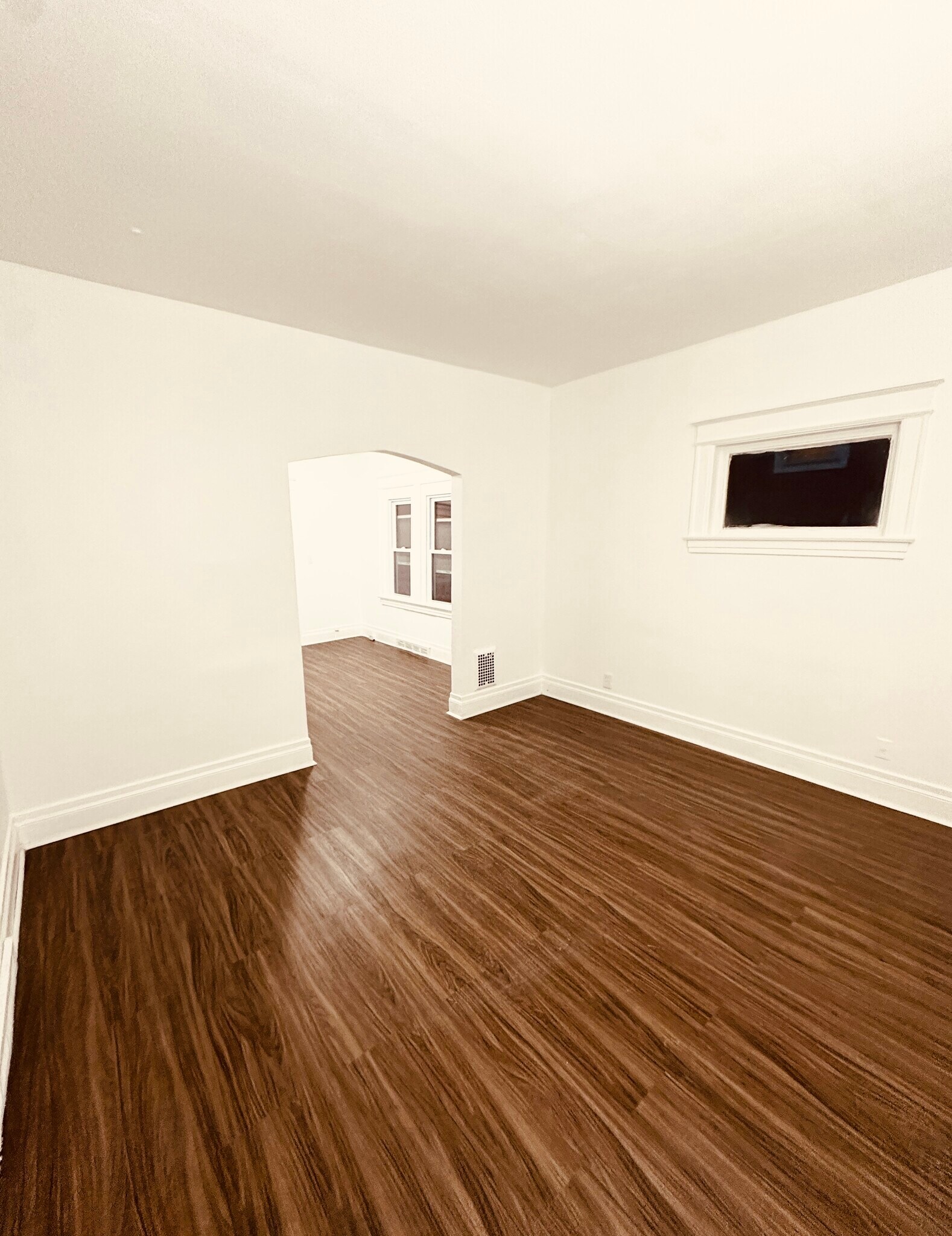 Building Photo - 96-98 Durnan St