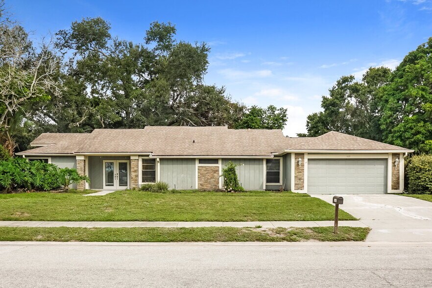 Primary Photo - 609 McArthur Ave