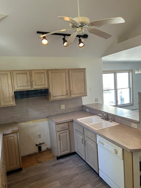 Building Photo - 715 Hampton St