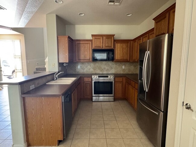 Building Photo - 13518 W Cypress St