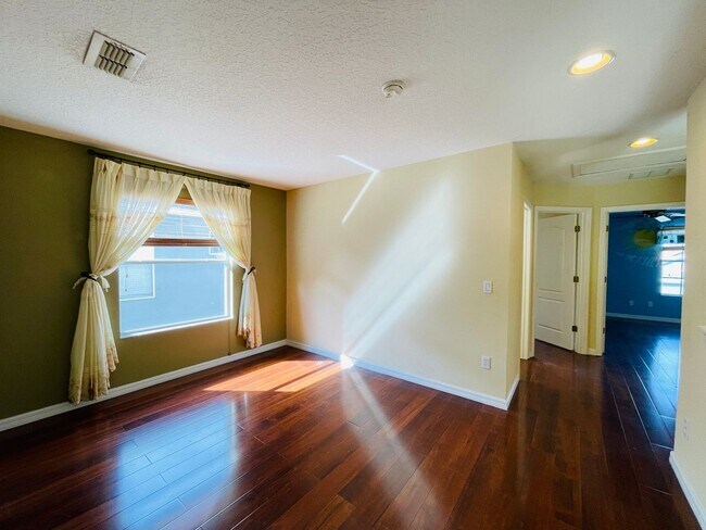 Building Photo - Available now! Charming 4-bedroom, 2.5-bathroom pet friendly home!!