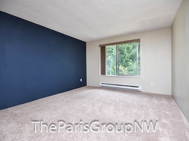 Building Photo - 3BR Top Flr Fairwood Condo – Great Locatio...