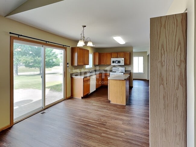 Building Photo - 4133 Hoffman St