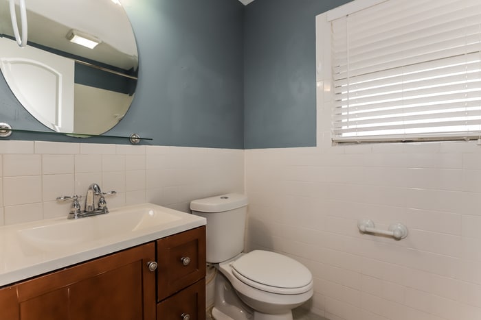 Building Photo - 1209 NE 6th Ct