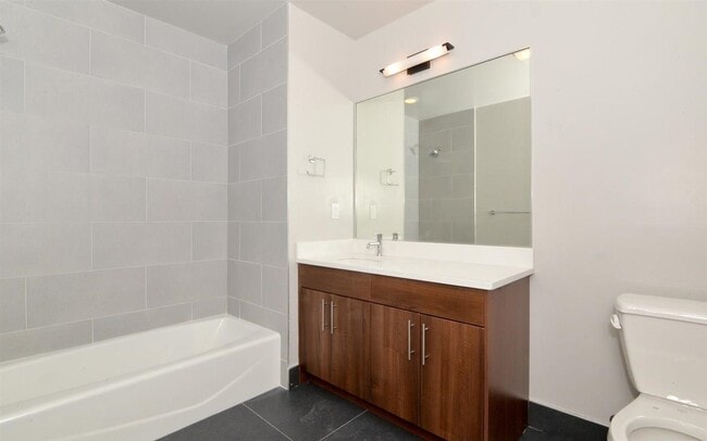 Building Photo - 100 Marshall St