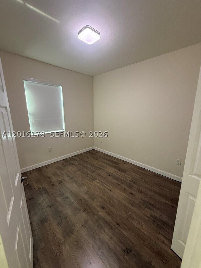 Building Photo - 11540 SW 151 Ave