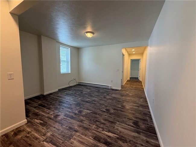 Primary Photo - 571 Kendall Ave