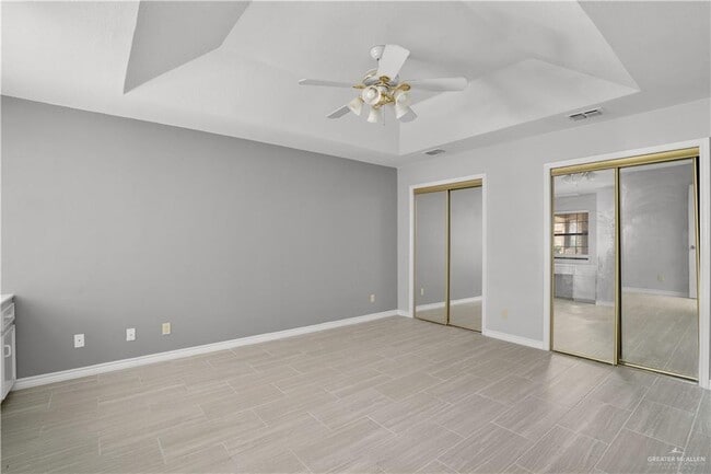 Building Photo - 21 E Moore Rd