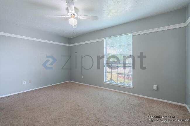 Building Photo - 10431 Odessa Dr