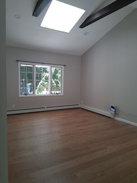 Building Photo - 61 Bushwick St